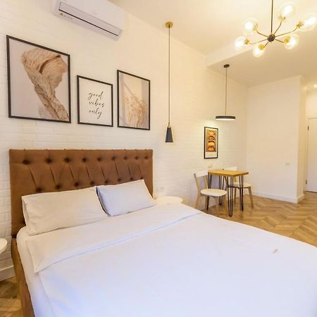 Self Check-In Apartments Kyiv Exterior photo