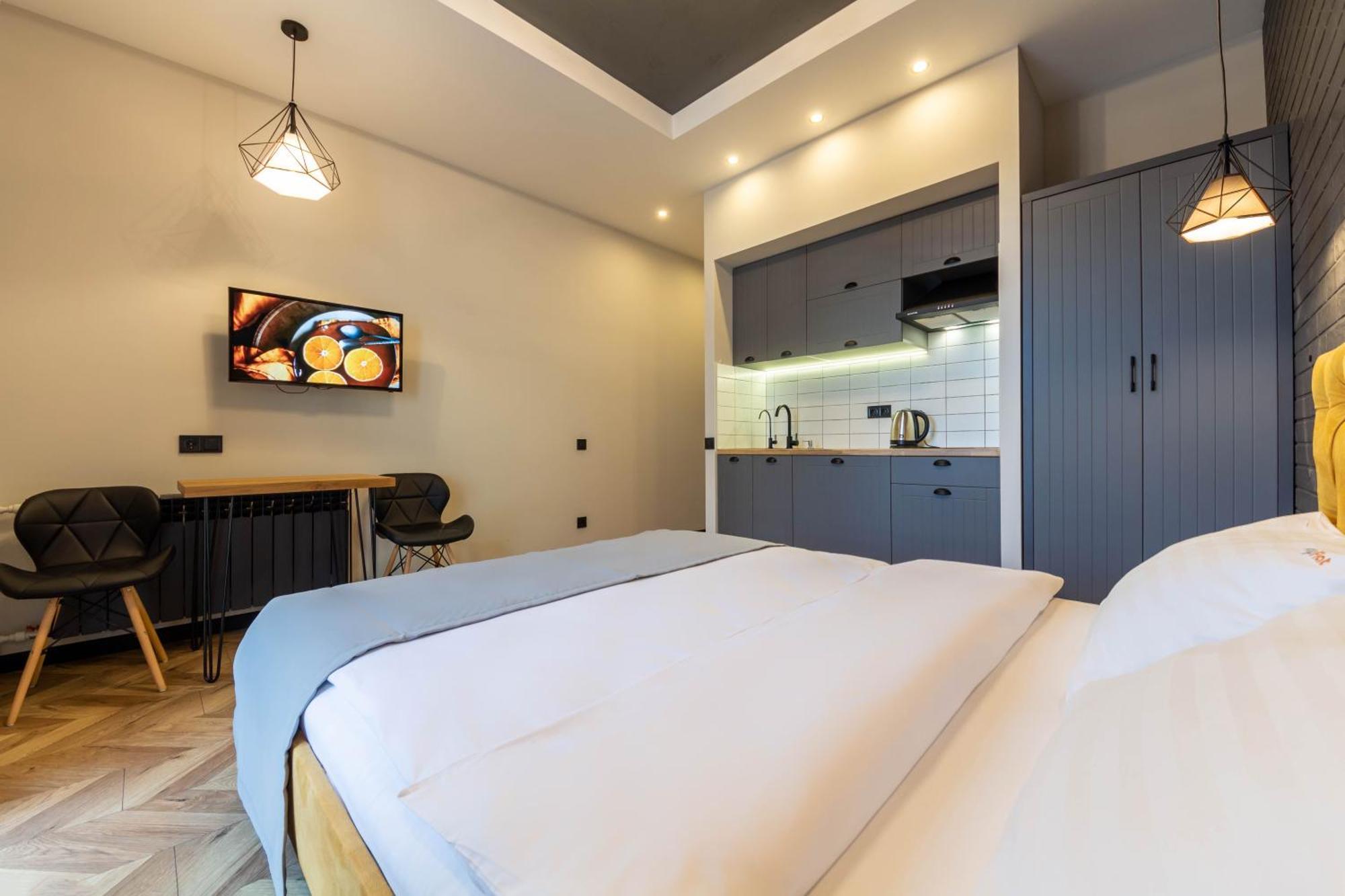 Self Check-In Apartments Kyiv Exterior photo