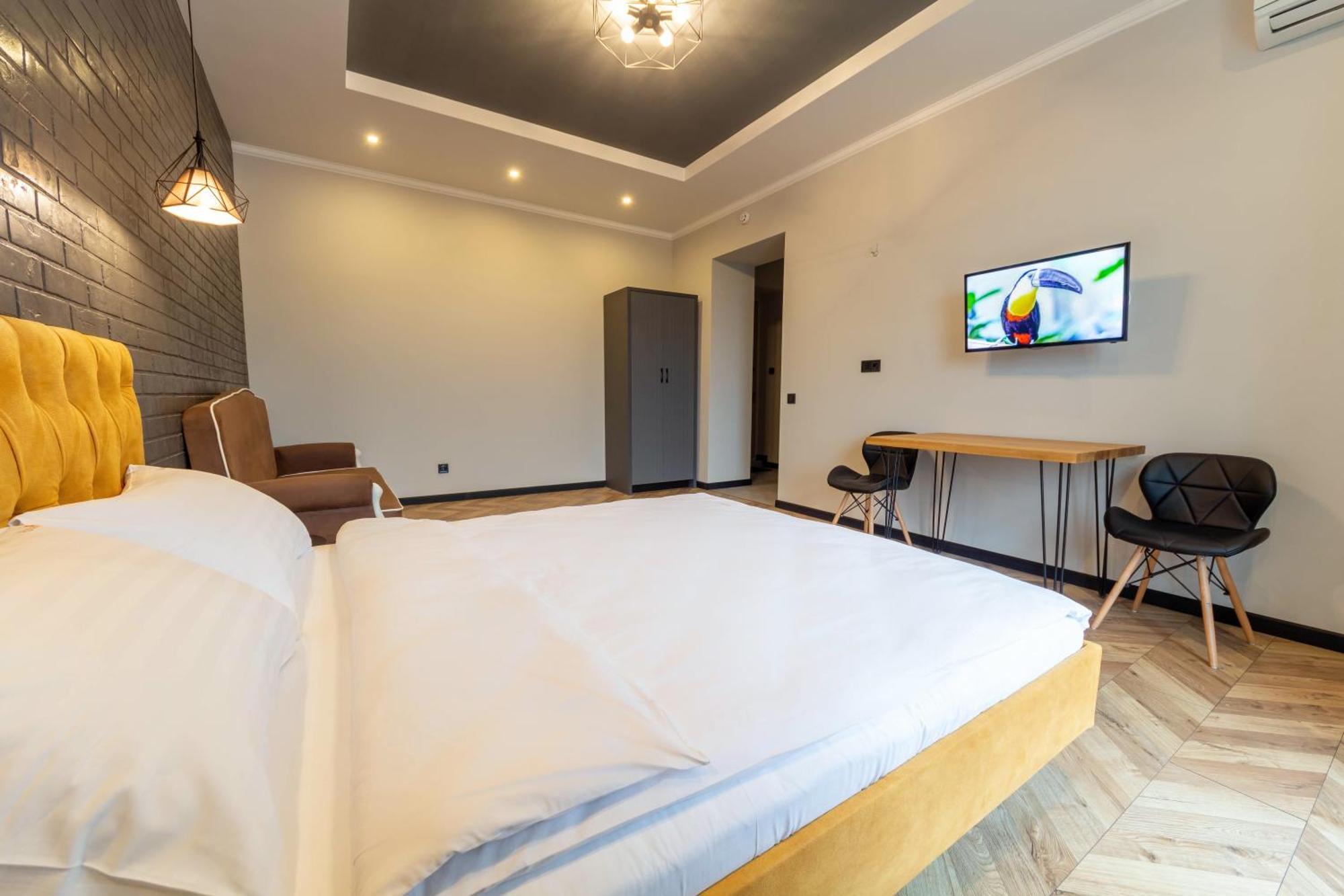 Self Check-In Apartments Kyiv Exterior photo