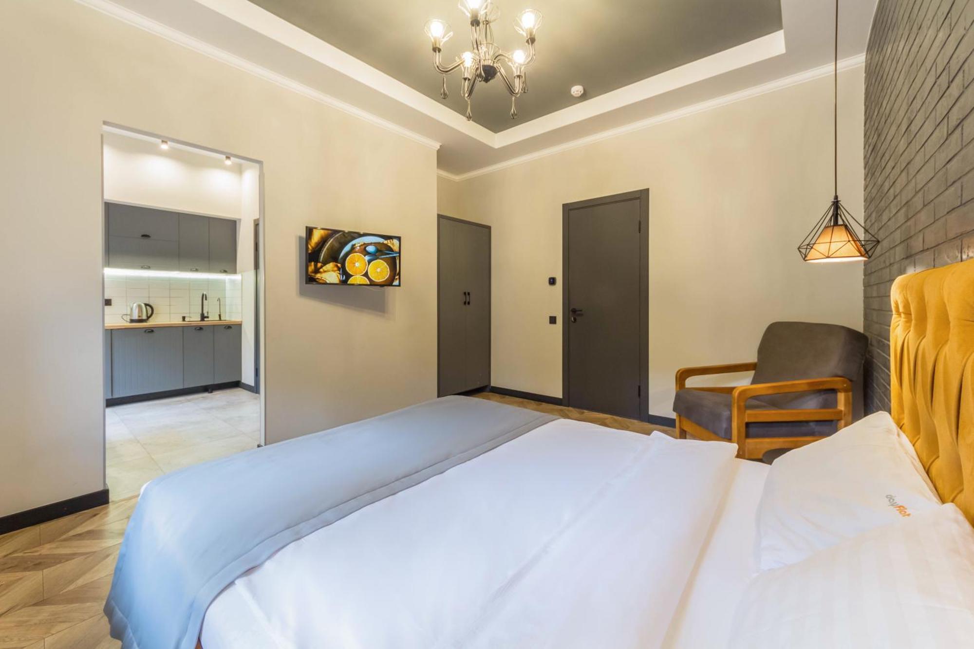 Self Check-In Apartments Kyiv Exterior photo